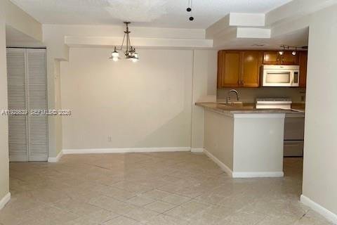 Condominio en alquiler en Plantation, Florida, 2 dormitorios, 89.65 m2 № 1987086 - foto 13
