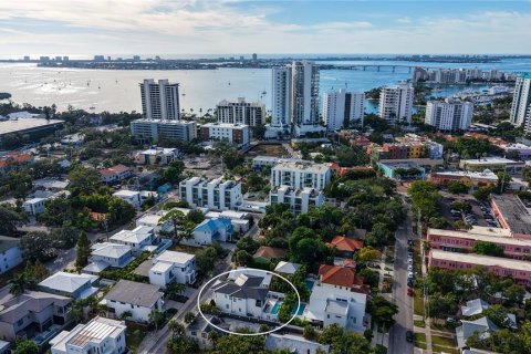 Купить виллу или дом в Сарасота, Флорида 14 комнат, 255.85м2, № 2097048 - фото 13