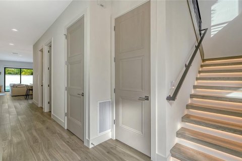 Купить виллу или дом в Сарасота, Флорида 14 комнат, 255.85м2, № 2097048 - фото 18