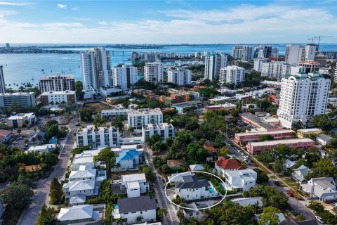 Купить виллу или дом в Сарасота, Флорида 14 комнат, 255.85м2, № 2097048 - фото 12
