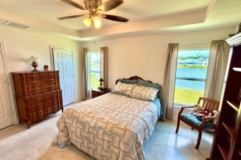 House in St. Lucie, Florida 3 bedrooms, 148.27 sq.m. № 2192002 - photo 6