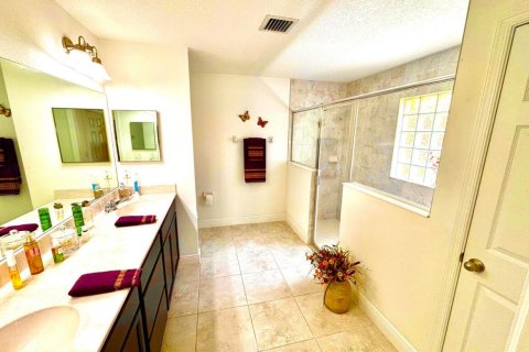 House in St. Lucie, Florida 3 bedrooms, 148.27 sq.m. № 2192002 - photo 7