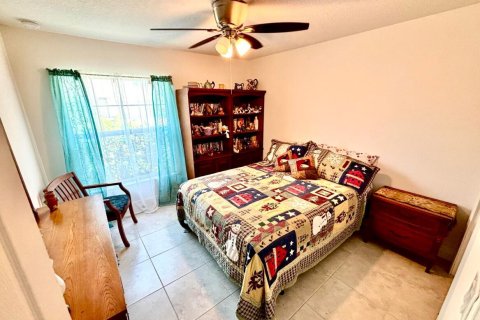 House in St. Lucie, Florida 3 bedrooms, 148.27 sq.m. № 2192002 - photo 10