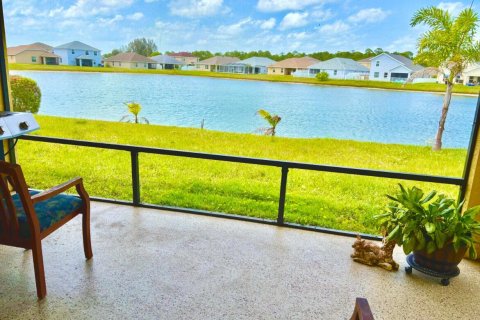 House in St. Lucie, Florida 3 bedrooms, 148.27 sq.m. № 2192002 - photo 12