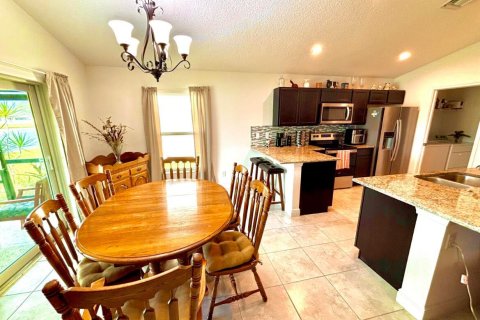 House in St. Lucie, Florida 3 bedrooms, 148.27 sq.m. № 2192002 - photo 5