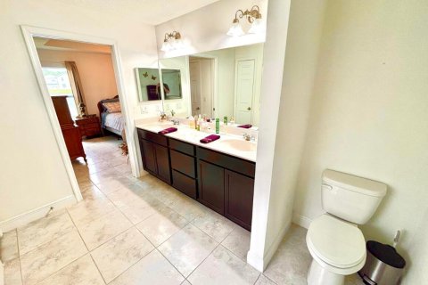 House in St. Lucie, Florida 3 bedrooms, 148.27 sq.m. № 2192002 - photo 8