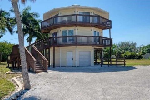 Villa ou maison à vendre à Bokeelia, Floride: 2 chambres, 133.04 m2 № 1220100 - photo 1