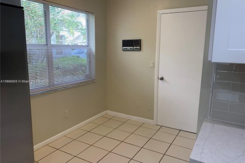 Снять в аренду виллу или дом в Дейви, Флорида 2 спальни, 116.69м2, № 1950108 - фото 7