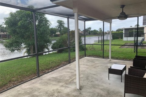 Снять в аренду виллу или дом в Дейви, Флорида 2 спальни, 116.69м2, № 1950108 - фото 11