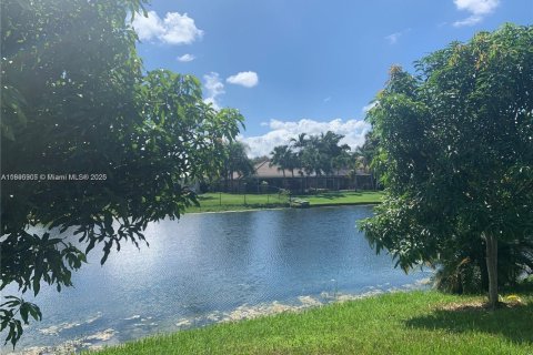 Снять в аренду виллу или дом в Дейви, Флорида 2 спальни, 116.69м2, № 1950108 - фото 2