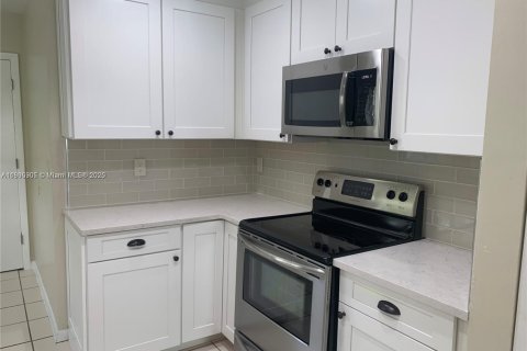 Снять в аренду виллу или дом в Дейви, Флорида 2 спальни, 116.69м2, № 1950108 - фото 5