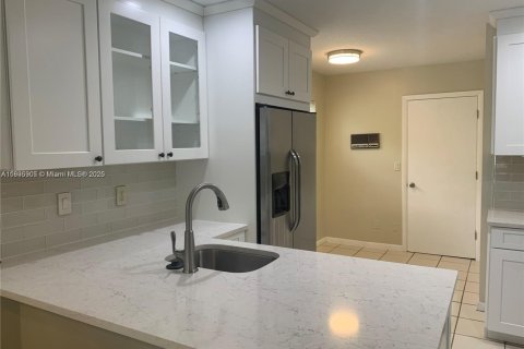 Снять в аренду виллу или дом в Дейви, Флорида 2 спальни, 116.69м2, № 1950108 - фото 4