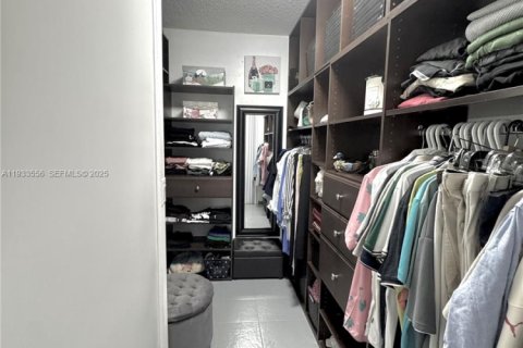 Copropriété à vendre à Hallandale Beach, Floride: 1 chambre, 78.97 m2 № 1992081 - photo 16