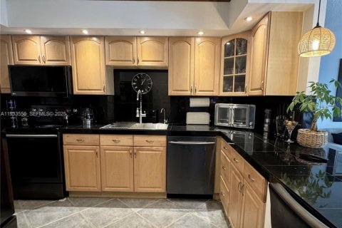 Copropriété à vendre à Hallandale Beach, Floride: 1 chambre, 78.97 m2 № 1992081 - photo 13