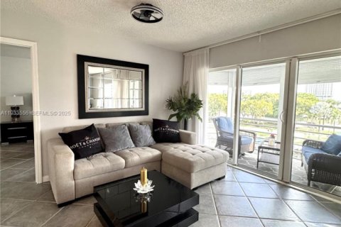Copropriété à vendre à Hallandale Beach, Floride: 1 chambre, 78.97 m2 № 1992081 - photo 4