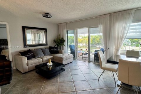 Copropriété à vendre à Hallandale Beach, Floride: 1 chambre, 78.97 m2 № 1992081 - photo 9