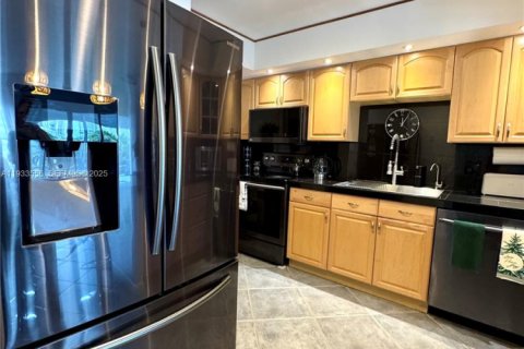 Copropriété à vendre à Hallandale Beach, Floride: 1 chambre, 78.97 m2 № 1992081 - photo 10