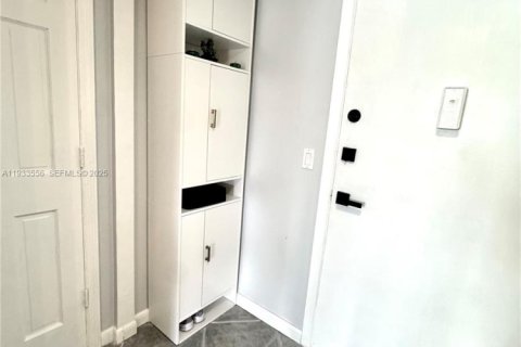 Copropriété à vendre à Hallandale Beach, Floride: 1 chambre, 78.97 m2 № 1992081 - photo 6