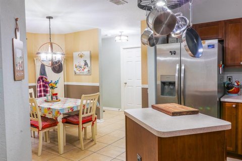 Casa en venta en Spring Hill, Florida, 4 dormitorios, 179.67 m2 № 1917231 - foto 4