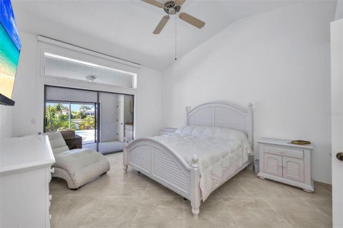 House in Punta Gorda, Florida 3 bedrooms, 181.72 sq.m. № 1858291 - photo 30
