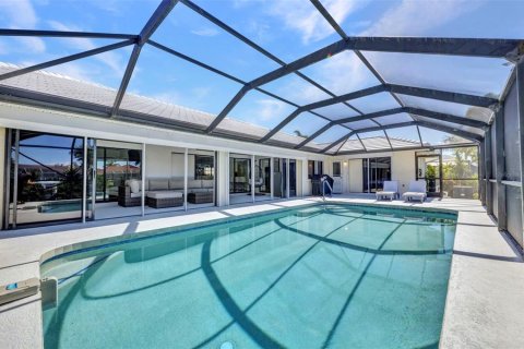 House in Punta Gorda, Florida 3 bedrooms, 181.72 sq.m. № 1858291 - photo 2
