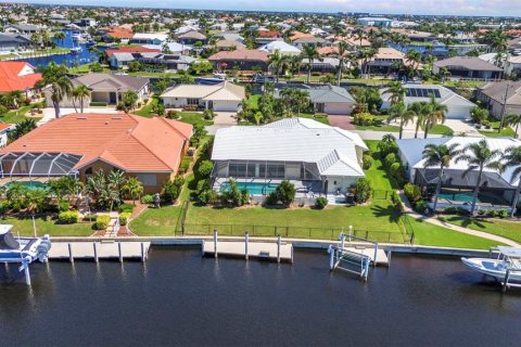 House in Punta Gorda, Florida 3 bedrooms, 181.72 sq.m. № 1858291 - photo 3