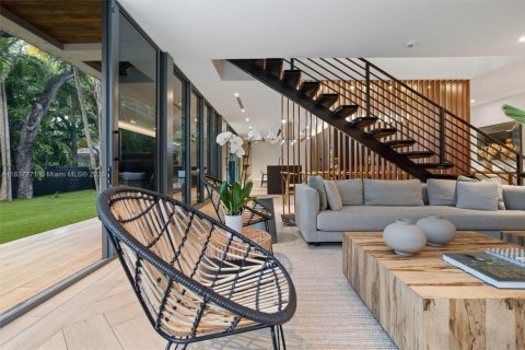 Villa ou maison à louer à Miami, Floride: 5 chambres, 353.21 m2 № 1823447 - photo 8