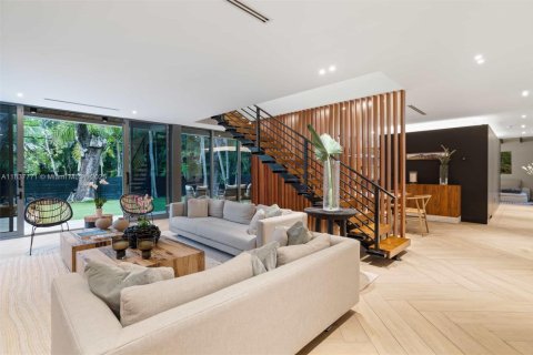 Villa ou maison à louer à Miami, Floride: 5 chambres, 353.21 m2 № 1823447 - photo 6
