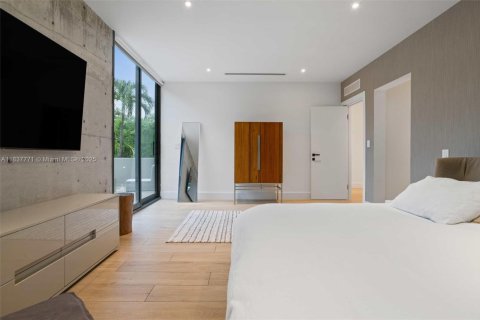 Villa ou maison à louer à Miami, Floride: 5 chambres, 353.21 m2 № 1823447 - photo 18