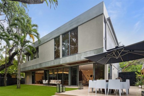 Villa ou maison à louer à Miami, Floride: 5 chambres, 353.21 m2 № 1823447 - photo 1