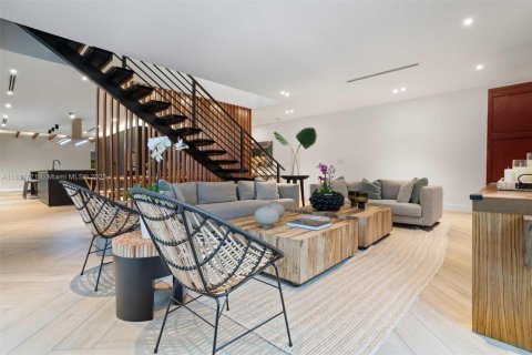 Villa ou maison à louer à Miami, Floride: 5 chambres, 353.21 m2 № 1823447 - photo 9