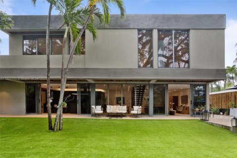 Villa ou maison à louer à Miami, Floride: 5 chambres, 353.21 m2 № 1823447 - photo 2
