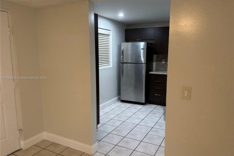 Купить кондоминиум в Майами, Флорида 2 спальни, 112.6м2, № 1897093 - фото 4