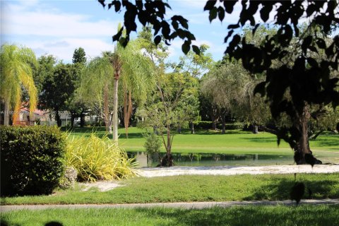 Купить кондоминиум в Майами, Флорида 2 спальни, 112.6м2, № 1897093 - фото 8