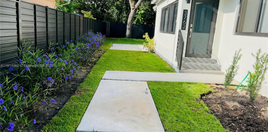 Дом в Майами, Флорида 2 спальни, 88.26м2 № 1971169