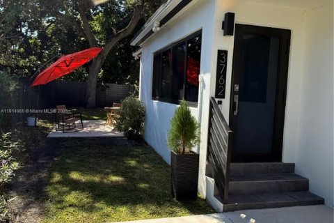 Снять в аренду виллу или дом в Майами, Флорида 2 спальни, 88.26м2, № 1971169 - фото 14