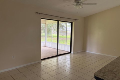 House in Sebring, Florida 3 bedrooms, 139.35 sq.m. № 2272379 - photo 3