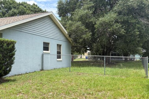 House in Sebring, Florida 3 bedrooms, 139.35 sq.m. № 2272379 - photo 12
