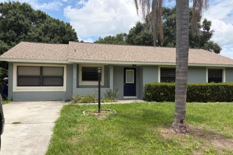 House in Sebring, Florida 3 bedrooms, 139.35 sq.m. № 2272379