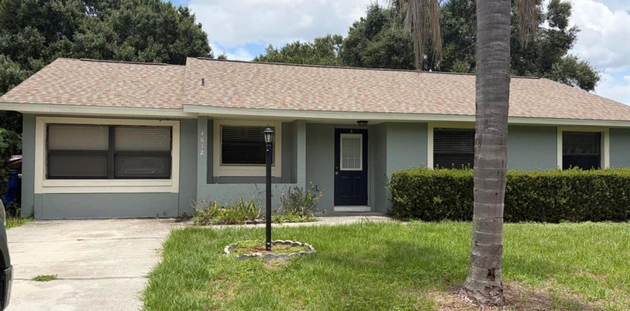 House in Sebring, Florida 3 bedrooms, 139.35 sq.m. № 2272379