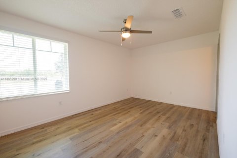 Снять в аренду квартиру в Киссимми, Флорида 3 спальни, 104.52м2, № 1896495 - фото 10