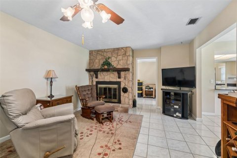 Villa ou maison à vendre à Dover, Floride: 3 chambres, 168.71 m2 № 2304372 - photo 11