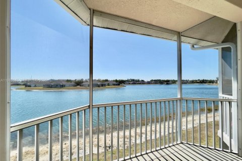Condominio en alquiler en Fort Myers, Florida, 3 dormitorios, 113.62 m2 № 2021808 - foto 10