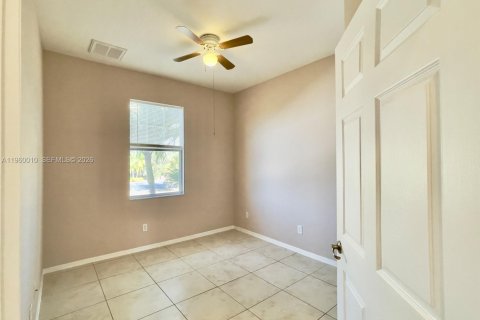 Condominio en alquiler en Fort Myers, Florida, 3 dormitorios, 113.62 m2 № 2021808 - foto 17