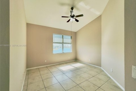 Condominio en alquiler en Fort Myers, Florida, 3 dormitorios, 113.62 m2 № 2021808 - foto 12