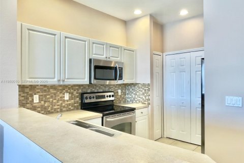 Condominio en alquiler en Fort Myers, Florida, 3 dormitorios, 113.62 m2 № 2021808 - foto 6