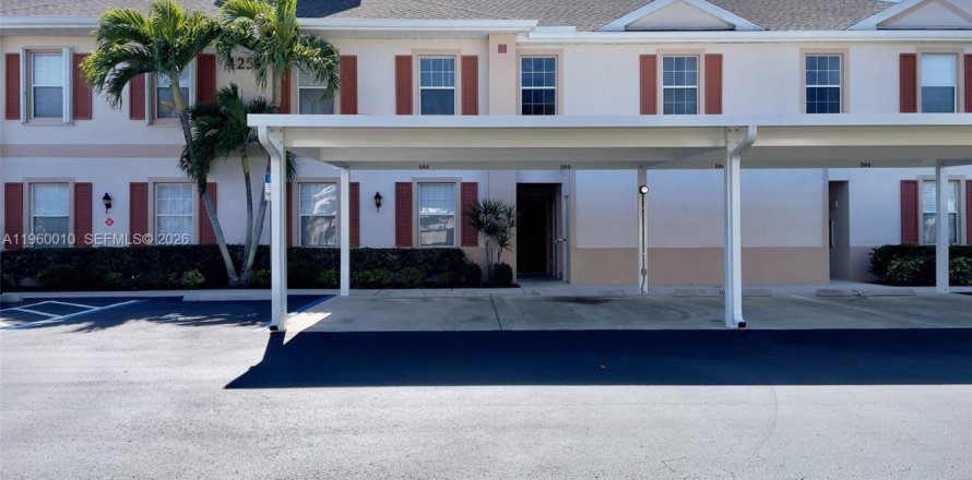 Condominio en Fort Myers, Florida, 3 dormitorios  № 2021808