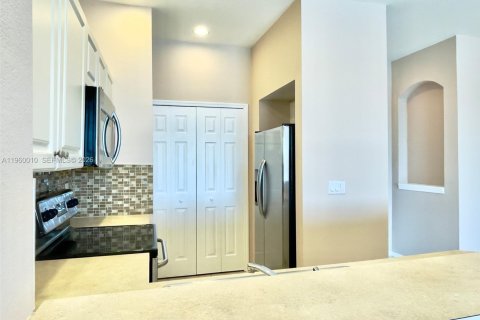 Condominio en alquiler en Fort Myers, Florida, 3 dormitorios, 113.62 m2 № 2021808 - foto 7