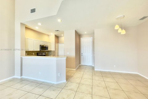 Condominio en alquiler en Fort Myers, Florida, 3 dormitorios, 113.62 m2 № 2021808 - foto 5