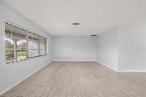 House in Lake Placid, Florida 2 bedrooms, 94.2 sq.m. № 2391213 - photo 6